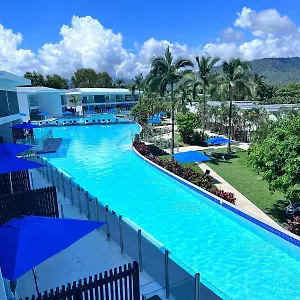 pool-port-douglas.queenslandhotels.net/